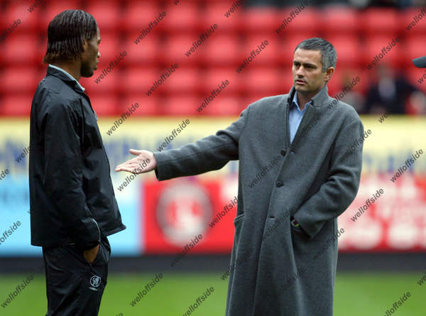 Mourinho_Drogba_041127_OF-1