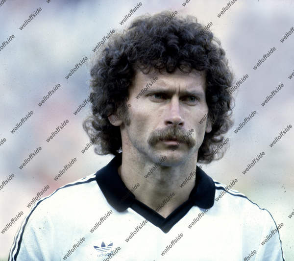 Ofs_Paul_Breitner