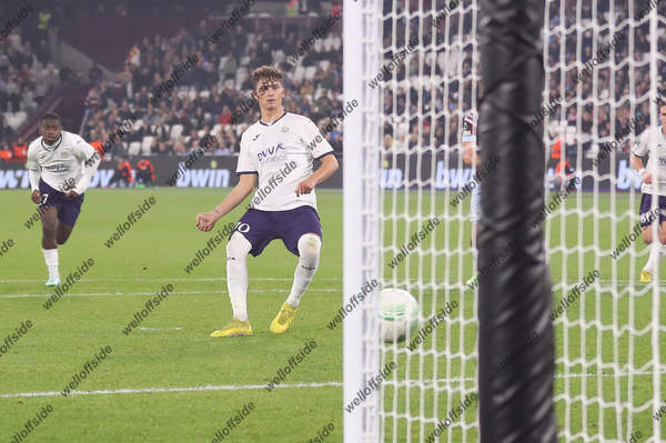 OFS_131022_WHU_AND_054